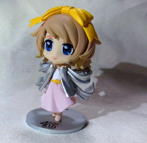 眉がピンクなのは校則違反?ww