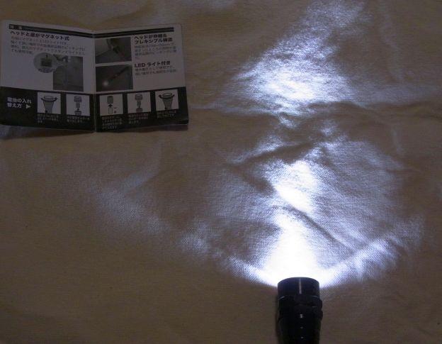 結構あかるいので懐中電灯として使う方が多いと……