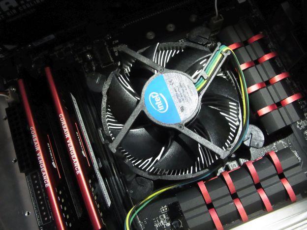 紅竜の爪のような意匠のM/Bの冷却機構と色彩的に合致