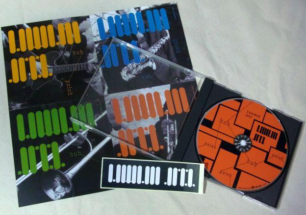 CDは特典ステッカー付き!w