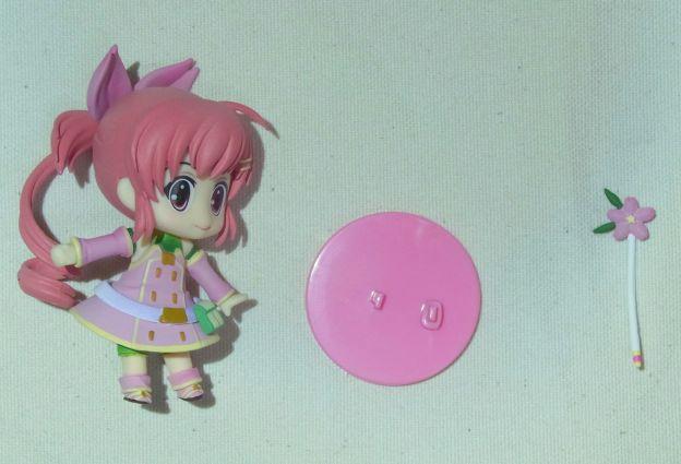 パーツ的には3点。ベースに何も書いてないのは寂しいな..