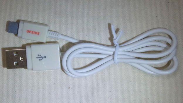 プラグ部分はプラスチッキーでチャチ。