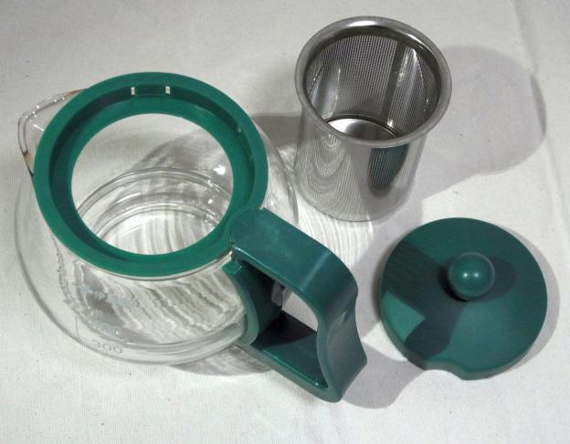 ポリプロピレン部分には複数の色があったけれど、やっぱ緑。