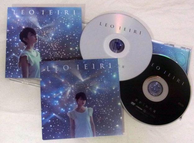 まぁ、例によってDVD付の初回限定なワケですが、手前のは会場限定のアナザージャケット