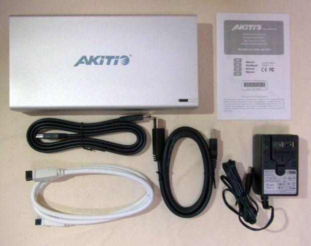 3種のケーブル全てが添付される。