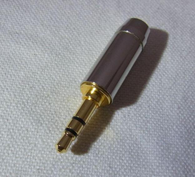 パッと見単なる3.5mmアンバランスプラグだが...