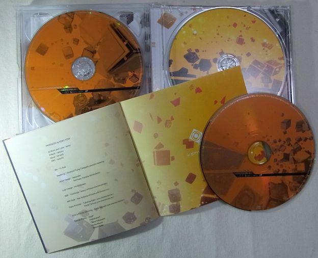 ケースを取るとkemuキューブだけの意外に地味なパッケージ