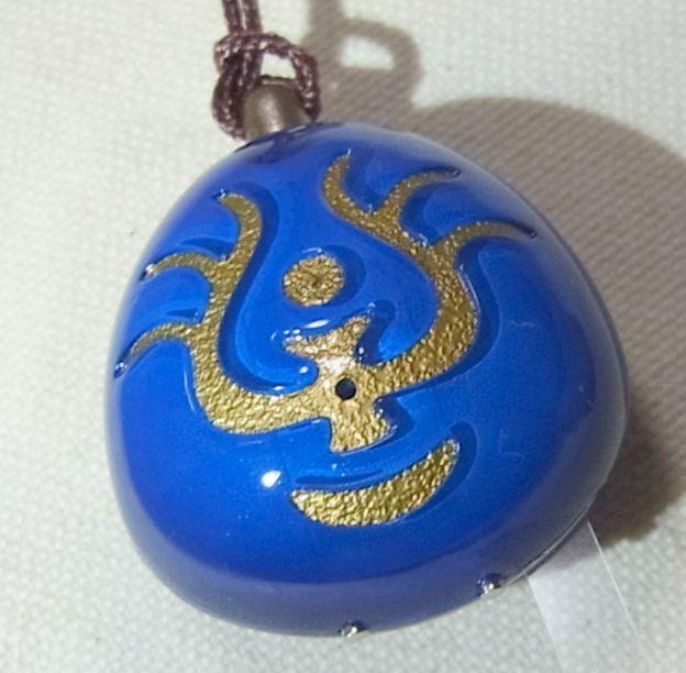 中央の穴がマイク。