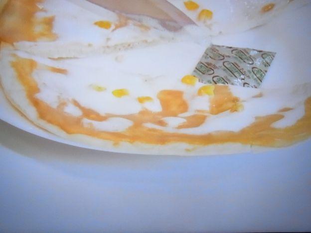 ピザから帝王切開された脱酸素剤...(^^ゞ