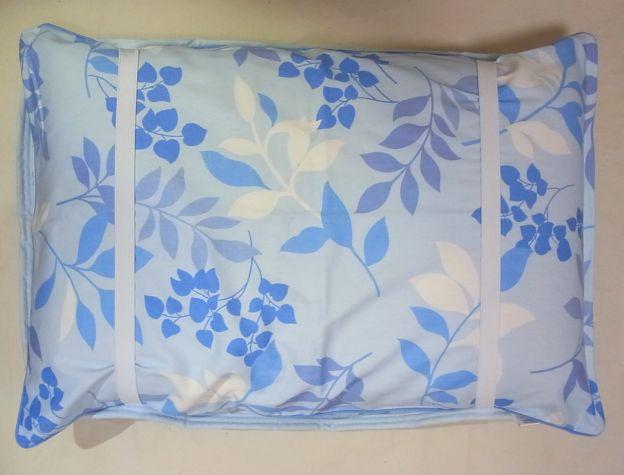 ②枕パッド裏のゴムバンド(2本)でとめる