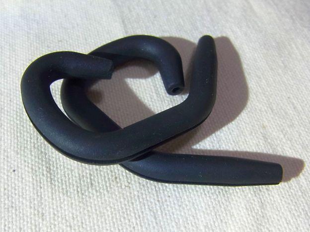 音響メーカーの付属品と何ら変わらないクオリティ..