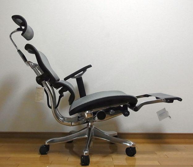 超弛緩ポジジョン?最大リクライニング+オットマン伸長