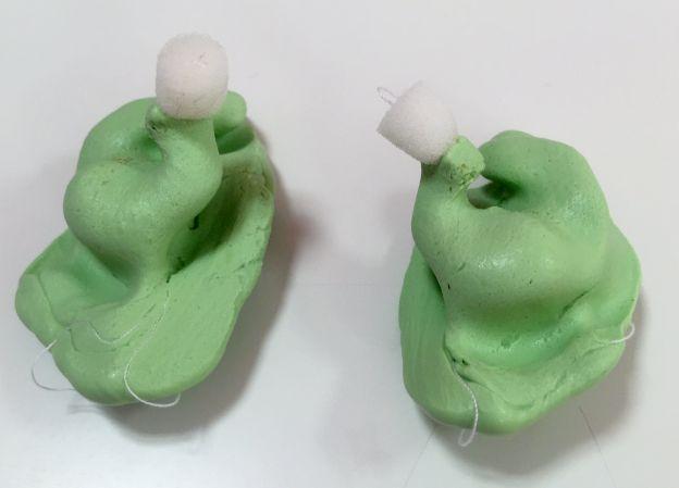 耳型採取も要領がわかってきたので、少し口を閉じ目にして第二カーブの先まで取ってもらった