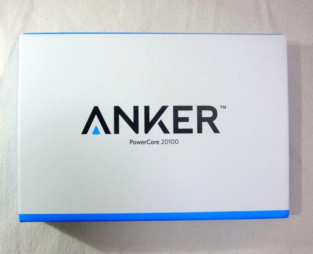 端正なデザインの外箱を開けると...