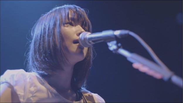 「ひとりごと」を歌う時の詩織の表情が良い