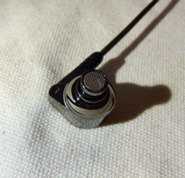 やや太めで短いステム