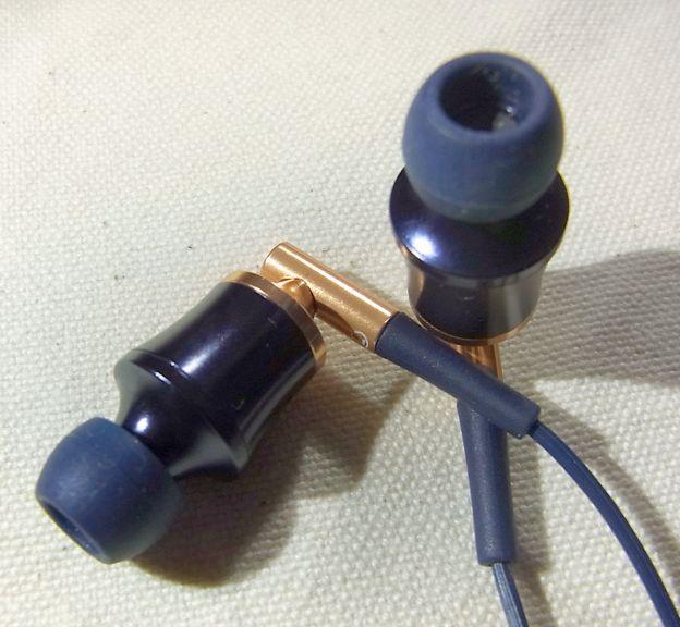 この「長くて重めの」形が耳になじむかどうかが鍵