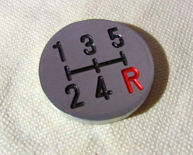 彫り込みがされているので消えることはない