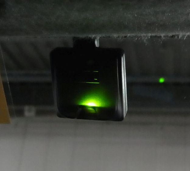 ちなみにカード挿入時はアンテナ部分も発光する