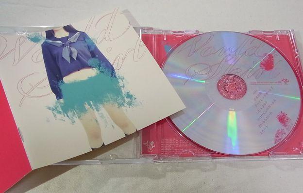 CDタイトルが“World Skirt”、収録曲に「スカート」があるから?スカートが..ないっ!