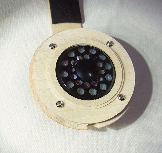 こんな見えないところまでほとんど木でできている。