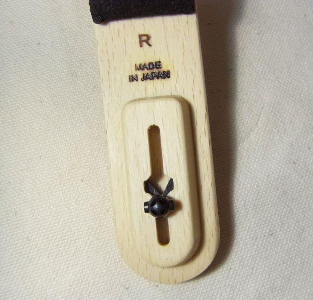 この調節機構もほとんどが木製。