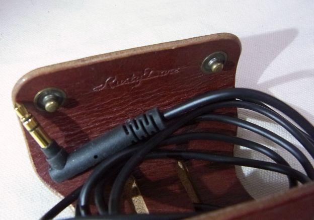 サイズ感的にはこんな感じで少し大きい