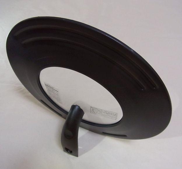 スタンド部分がガバッと広がっているヤツもあるけどこれはさほどではない