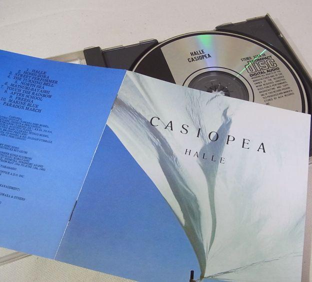 そういえばジャケットも明るい感じ