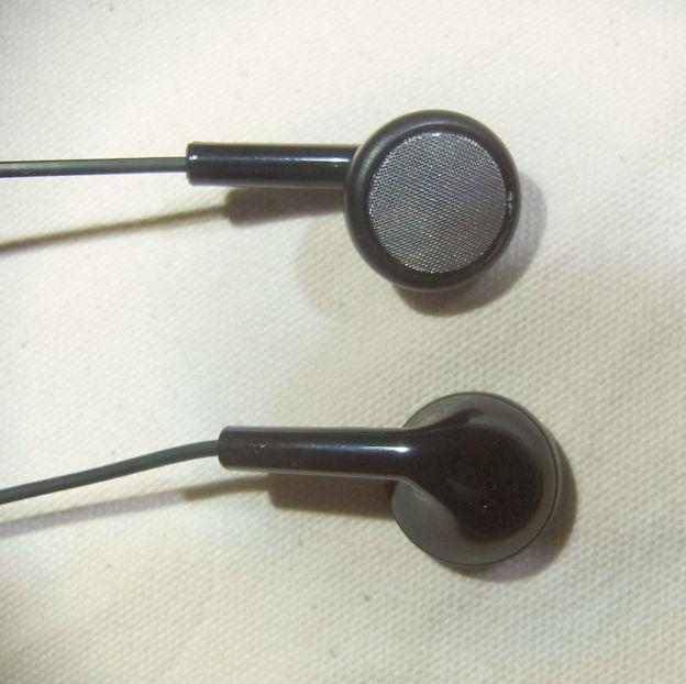 ケーブルに続く部分がユニットの中央にないのがポイント?