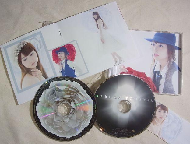 写真やディスクの方向性も白と黒