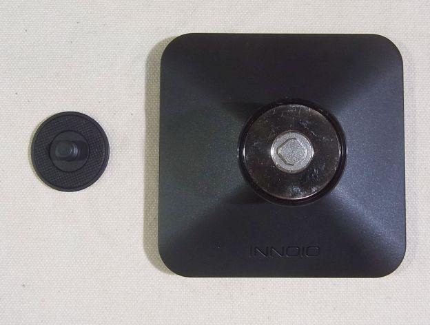 専用スタンドAXJA10は2部品からなる