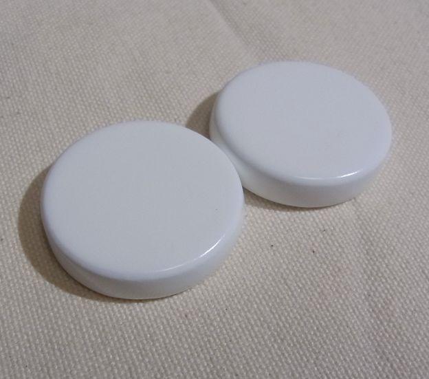 この配置以外ではすぐに2つが引き合って直列にくっついてしまうほど強力