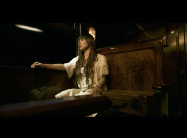 夜汽車で旅をする設定のPVと...