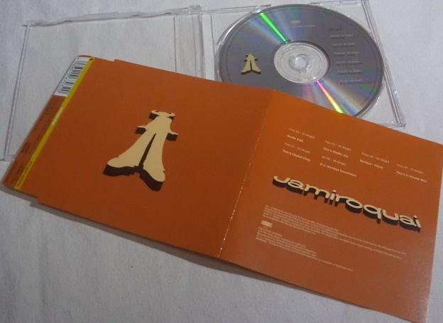 見上げた感じのbuffalo man