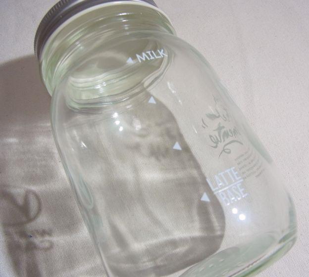 白なのでやや見辛いが、等容量ピッチで目盛付