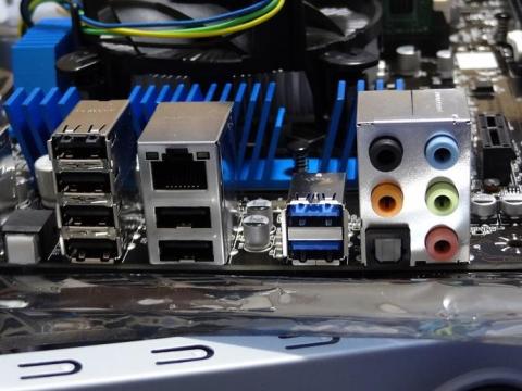 バックパネルの様子