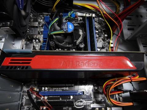 Radeon5850をチョイスしました。