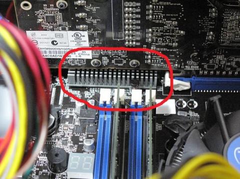 チップセットとビデオカード 近すぎ!