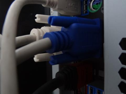 オンボード出力で3系統出せる