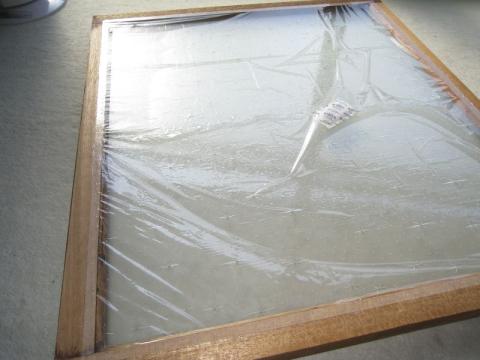 付属両面テープで貼り付け