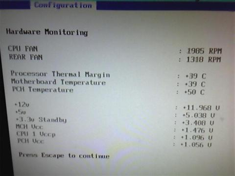 FANの回転数やCore等の温度が確認できます。