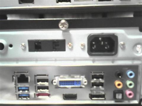 DisplayPortがありますが、使えるディスプレイを持っていません。