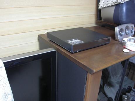 テレビの横にビシッ!っとかっこよく設置してみました。