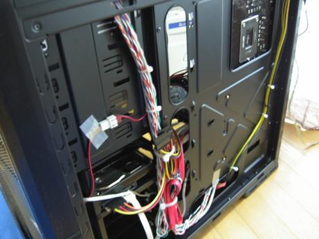 後ろもしっかり配線しています