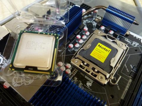 CPUの取り付けです