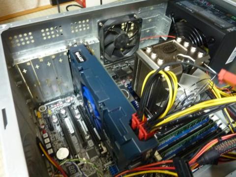 お決まりの位置に装着!