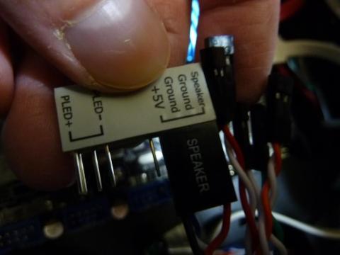 ジャンパーの接続を行いました。