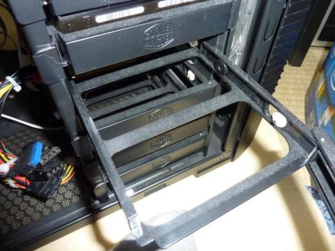 ケースのマウンタを外して・・・