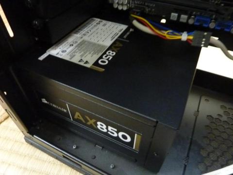 新しい電源ユニットを装着しました!